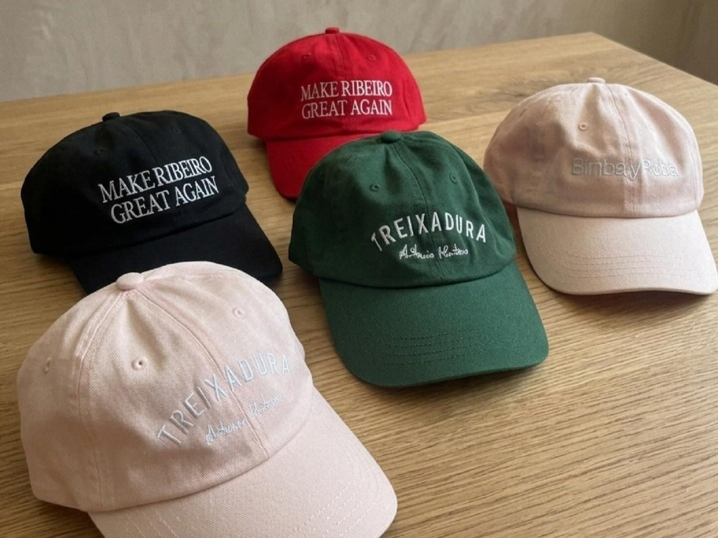 Gorra lista para personalizar con bordado